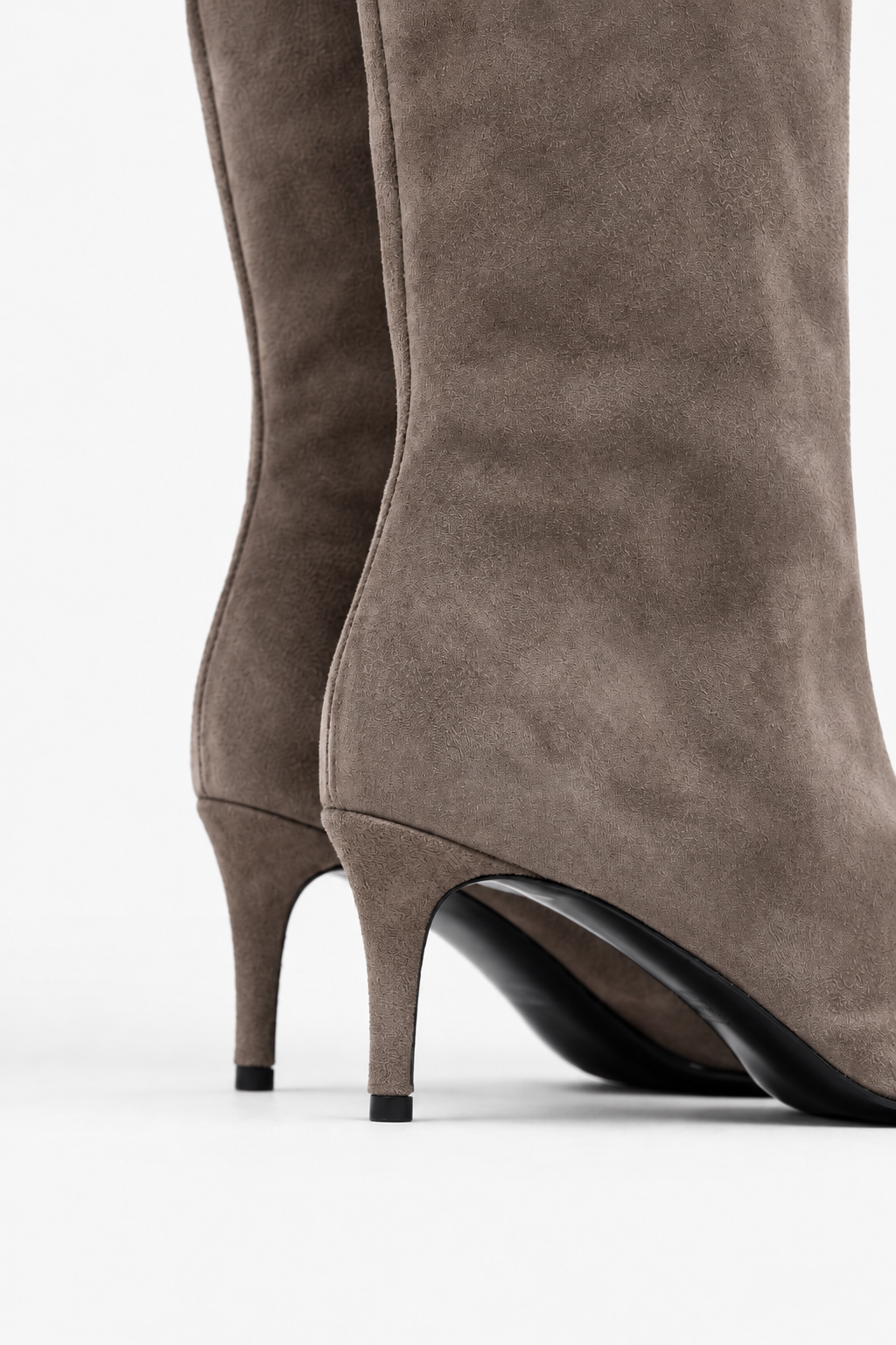 MARLENE SUEDE TAUPE, dettaglio del tacco